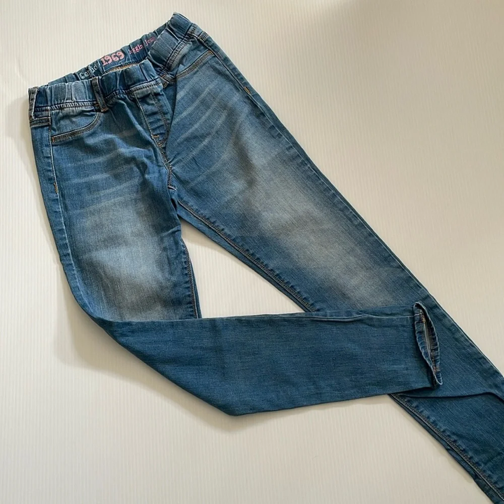Gap kids legging blue jeans.  Girls size 14 regular